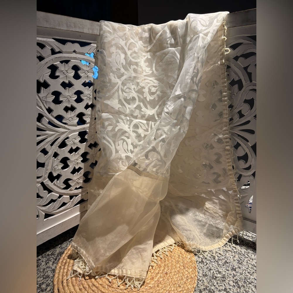 Tablecloth 60x60 Elegant Sheer with Floral Pattern